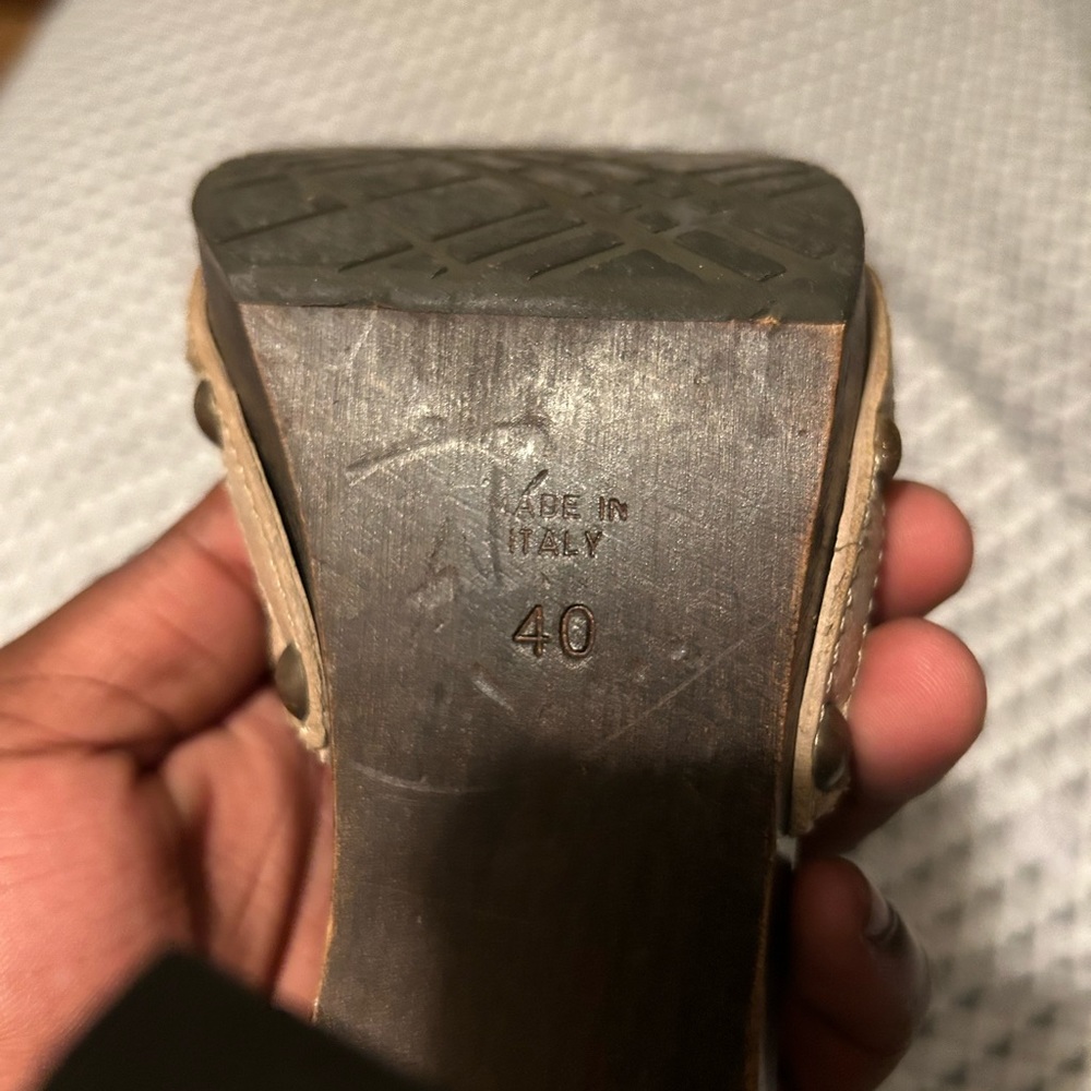 Vintage Burberry heels (100% Authentic) - Picture 6 of 7